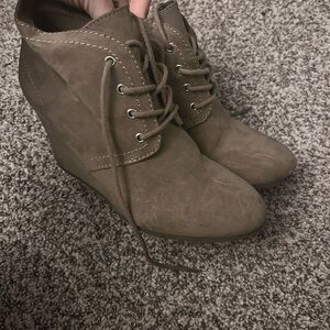 Women's Tan Wedge Ankle Boots